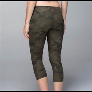 Lululemon Wunder Under Camo Capri-length Leggings Size 4